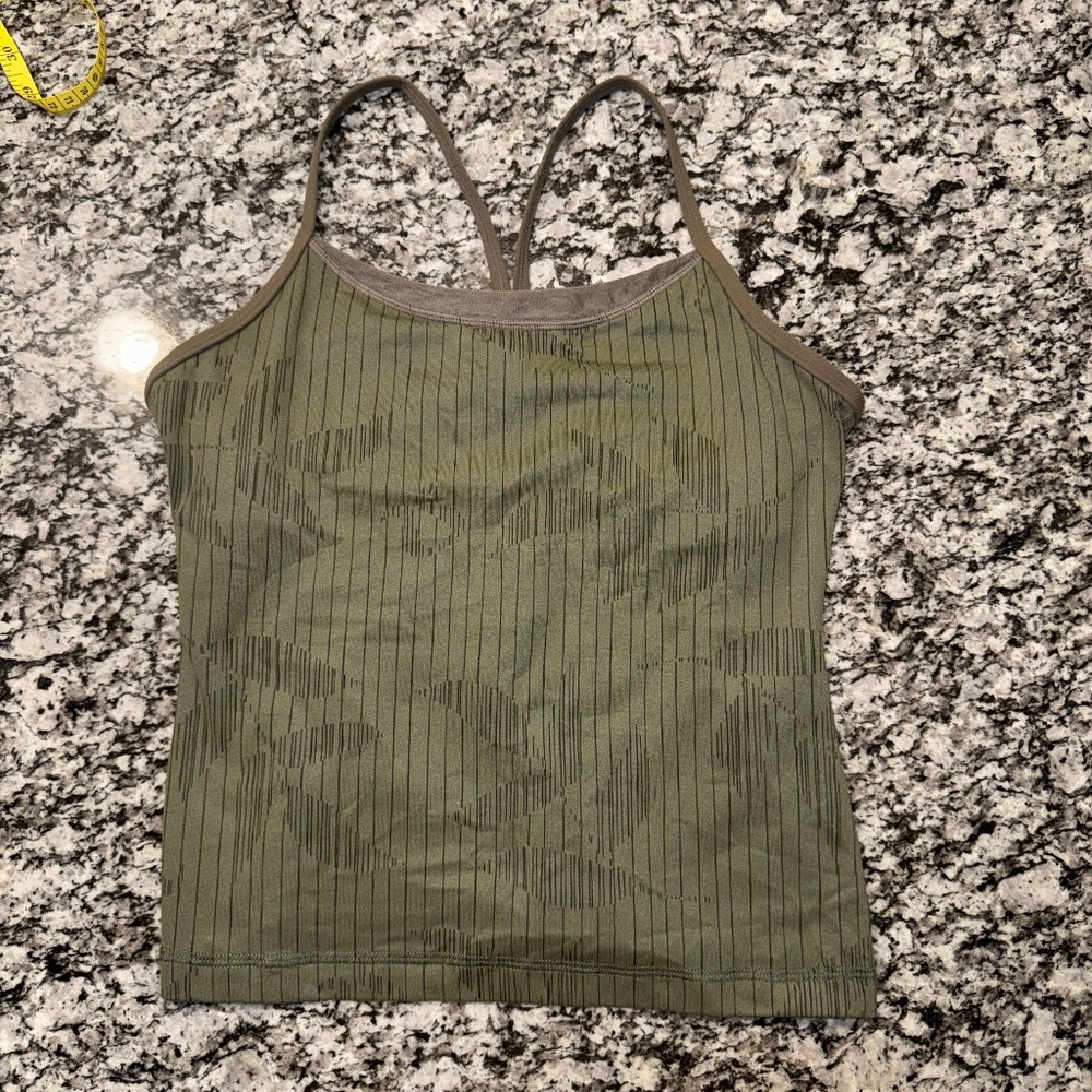 LULULEMON | olive power Y tank